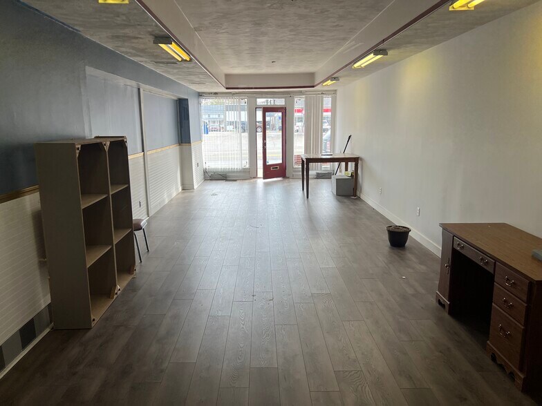 More Photos Of 111-113 N Shiawassee St, Corunna Storefront Retail Residential For Sale