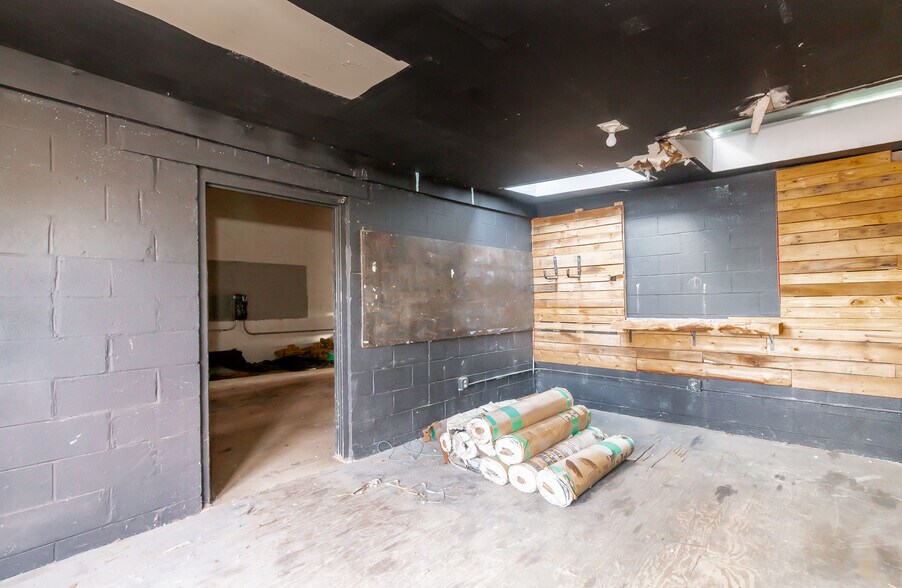 More Photos Of 1034 Story Ave, Louisville Light Manufacturing For Lease