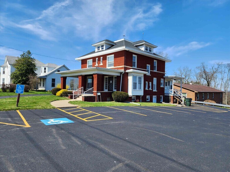 More Photos Of 255 W Main St, Saint Clairsville Office For Sale