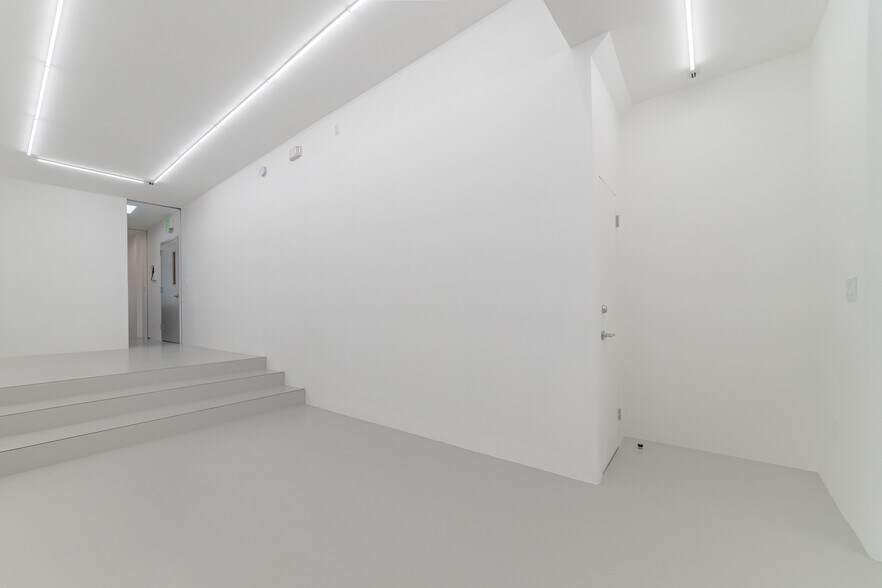 More Photos Of 422 S Highland Ave, Baltimore Storefront Retail Residential For Sale