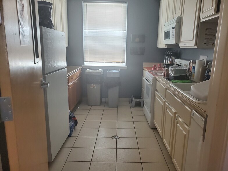 More Photos Of 5202 E Highland Rd, Howell Religious Facility For Lease