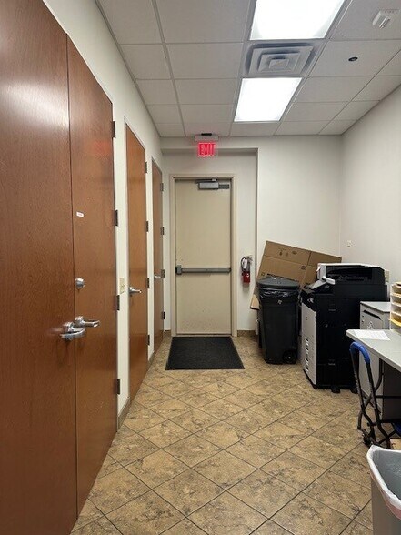 More Photos Of 11701 Bee Caves Rd, Austin Coworking Space