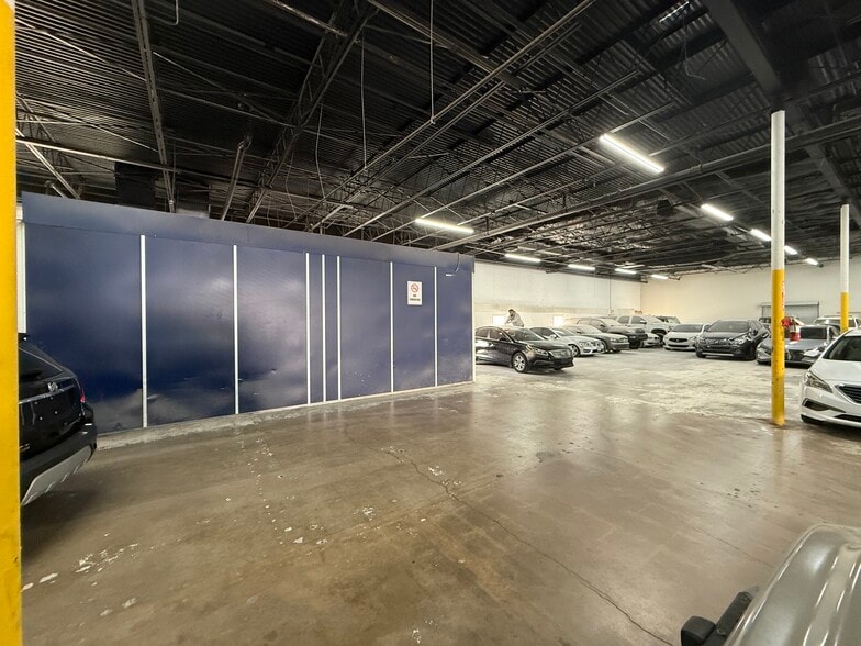 More Photos Of 1365 Regal Row, Dallas Distribution For Sale