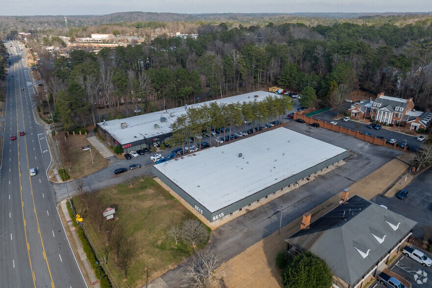 More Photos Of 8615 Roswell Rd, Atlanta Showroom For Sale