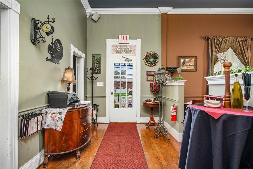 More Photos Of 232 N Peachtree Ave, Cookeville Restaurant For Sale