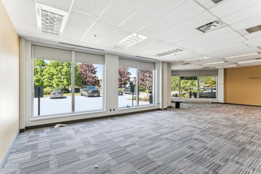 More Photos Of 5705 Cancross Ct, Mississauga Office For Sale