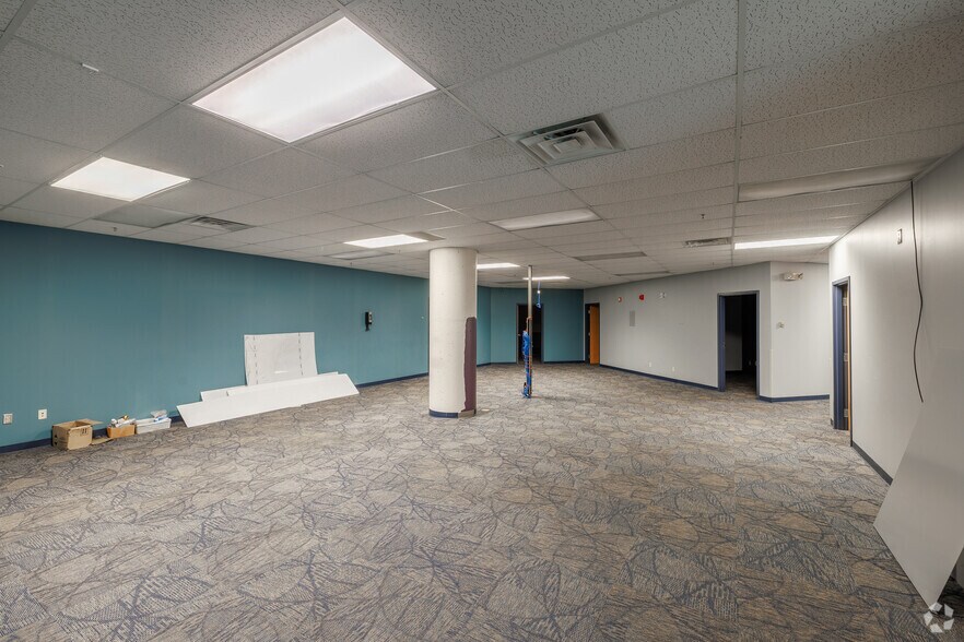 More Photos Of 441 S Salina St, Syracuse Office For Lease