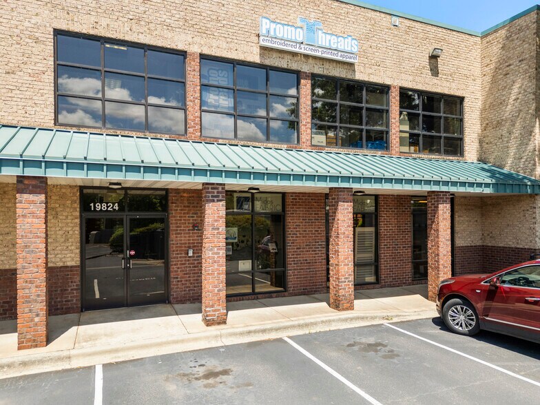 More Photos Of 19824 W Catawba Ave, Cornelius Medical For Lease