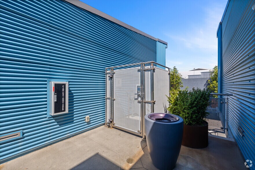 More Photos Of 330 S Cedros Ave, Solana Beach Apartments For Lease