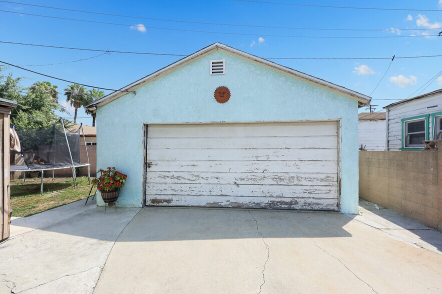 More Photos Of 4950 Passons Blvd, Pico Rivera Multifamily For Sale