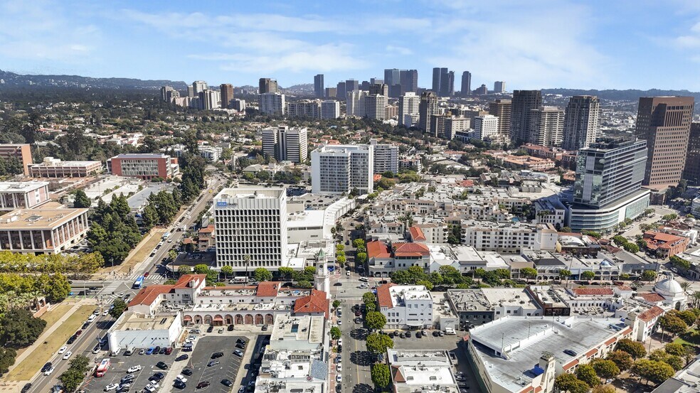 More Photos Of 901-951 Westwood Blvd, Los Angeles Restaurant For Lease
