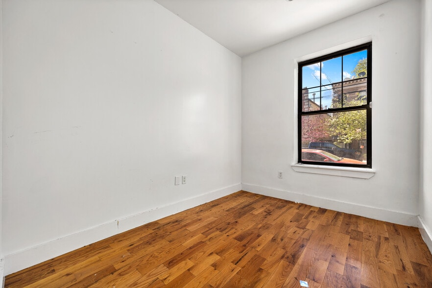 More Photos Of 1935 Bergen St, Brooklyn Apartments For Sale
