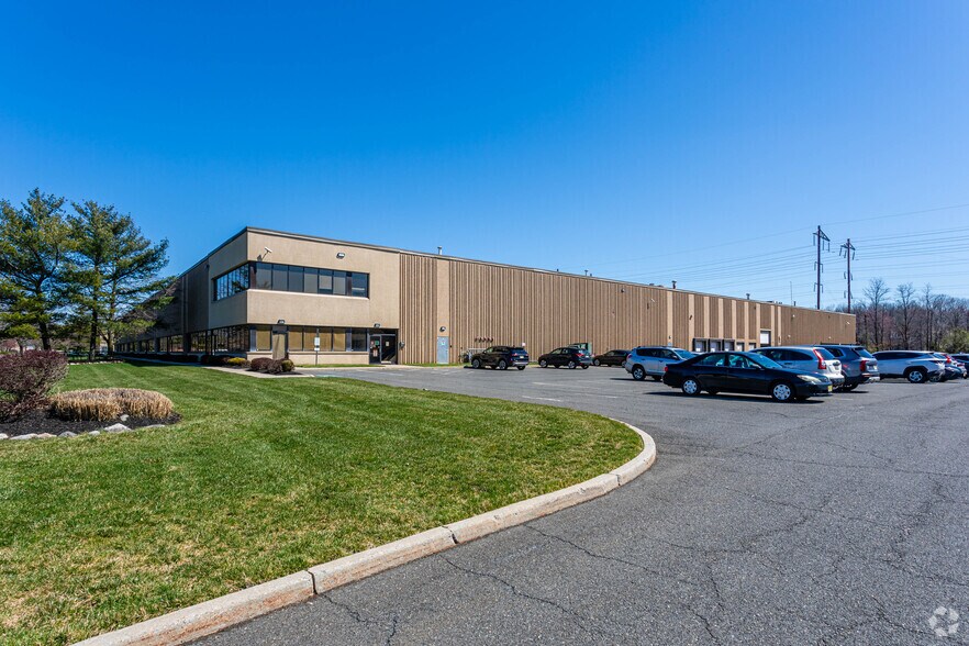 More Photos Of 195 Carter Dr, Edison Warehouse For Lease