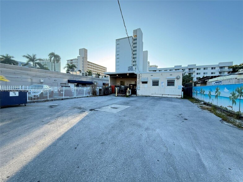 More Photos Of 1661 West Ave, Miami Beach Post Office For Sale