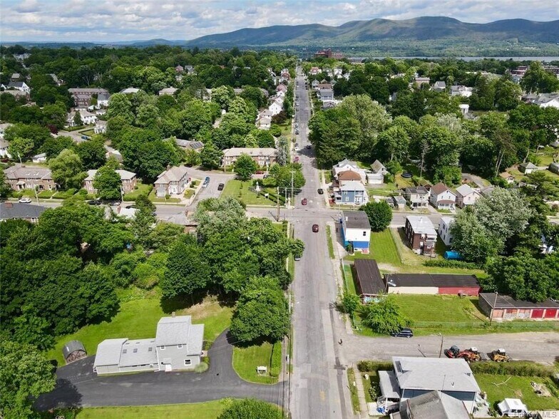More Photos Of 406 3rd St, Newburgh General Retail For Sale