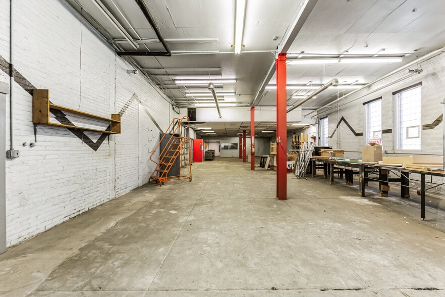 More Photos Of 65 E Fayette St, Uniontown Showroom For Sale