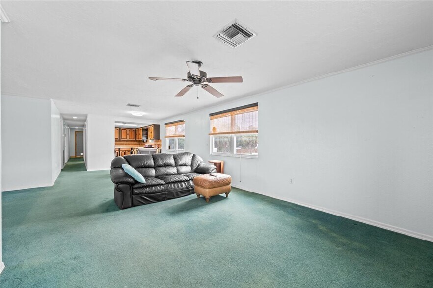 More Photos Of 5812 Missouri Ave, New Port Richey Flex For Sale