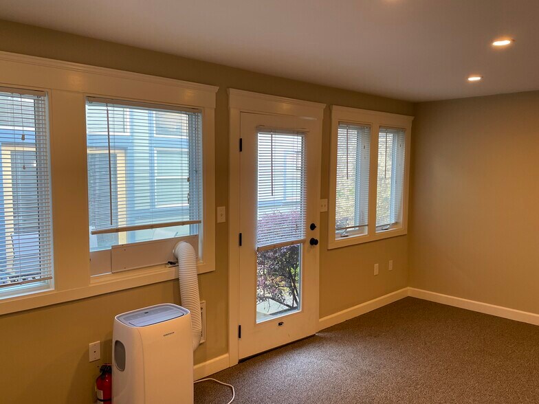 More Photos Of 5666 Telegraph Ave, Oakland Office For Lease