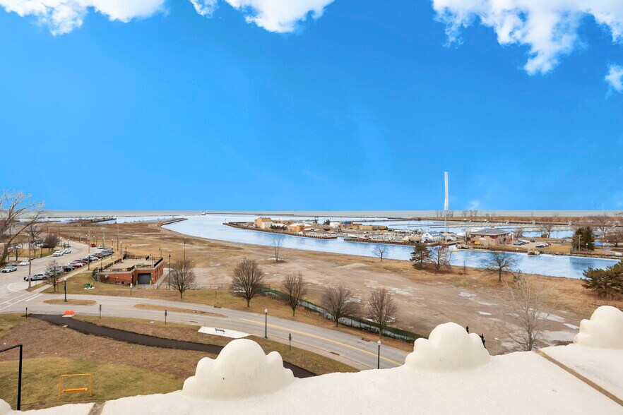 More Photos Of 301 Broadway, Lorain Hotel For Sale