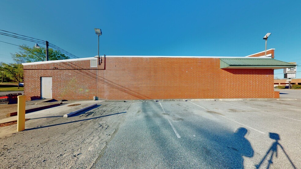 More Photos Of 1101 S Main St, Lexington Restaurant For Sale