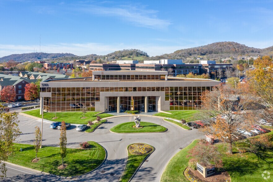 More Photos Of 5110 Maryland Way, Brentwood Office For Lease