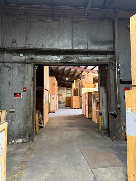 More Photos Of 216 Druid St, Jacksonville Warehouse For Sale