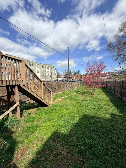 More Photos Of 228 E Washington St, Hagerstown Office Residential For Sale