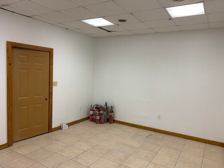 More Photos Of 4050 E 116th St, Cleveland Warehouse For Sale