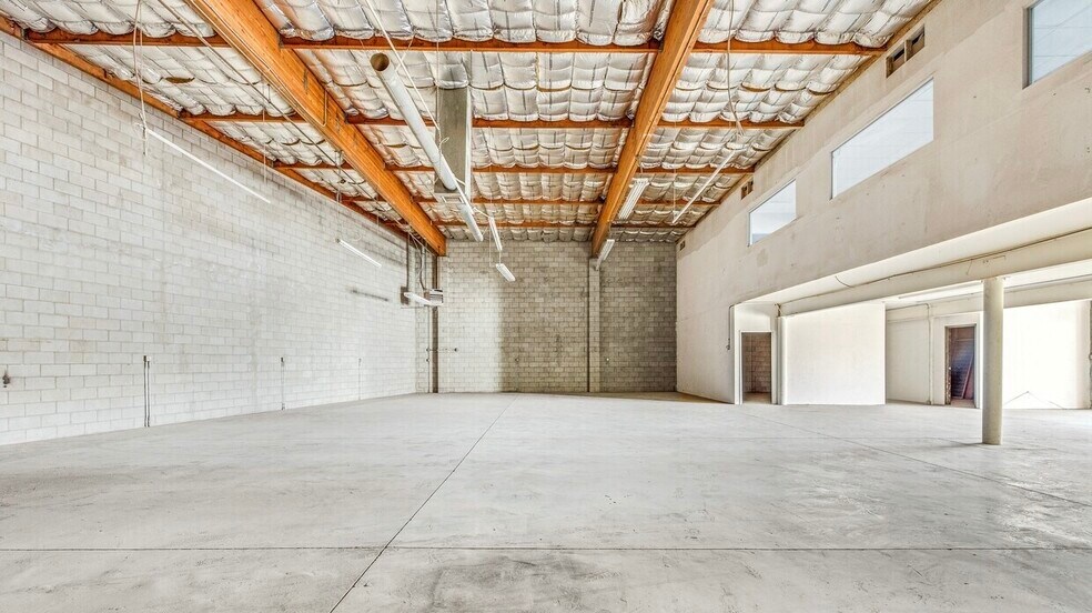 More Photos Of 826 W Santa Anita Ave, San Gabriel Manufacturing For Lease