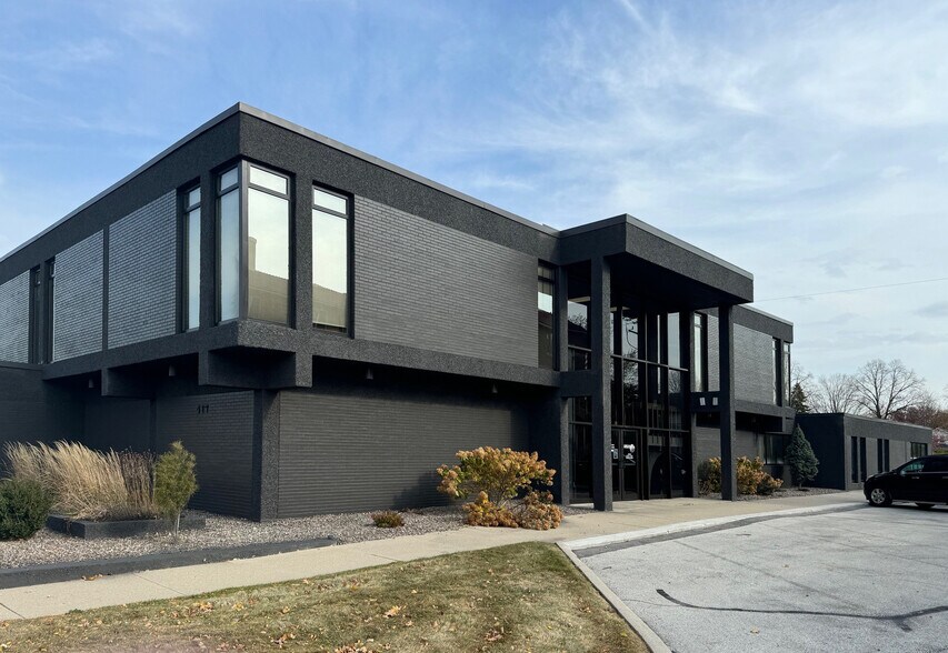 Primary Photo Of 417 Monroe Ave, Green Bay Medical For Lease