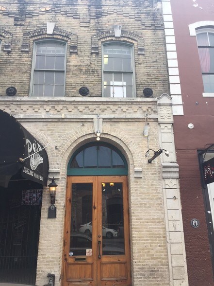 More Photos Of 421 E 6th St, Austin Storefront Retail Office For Lease