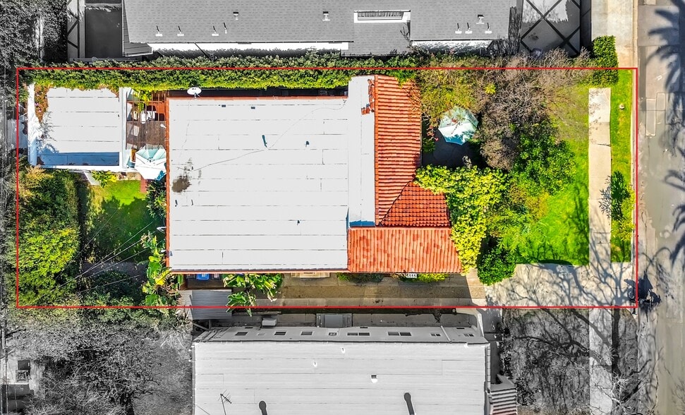 More Photos Of 811 N Citrus Ave, Los Angeles Multifamily For Sale