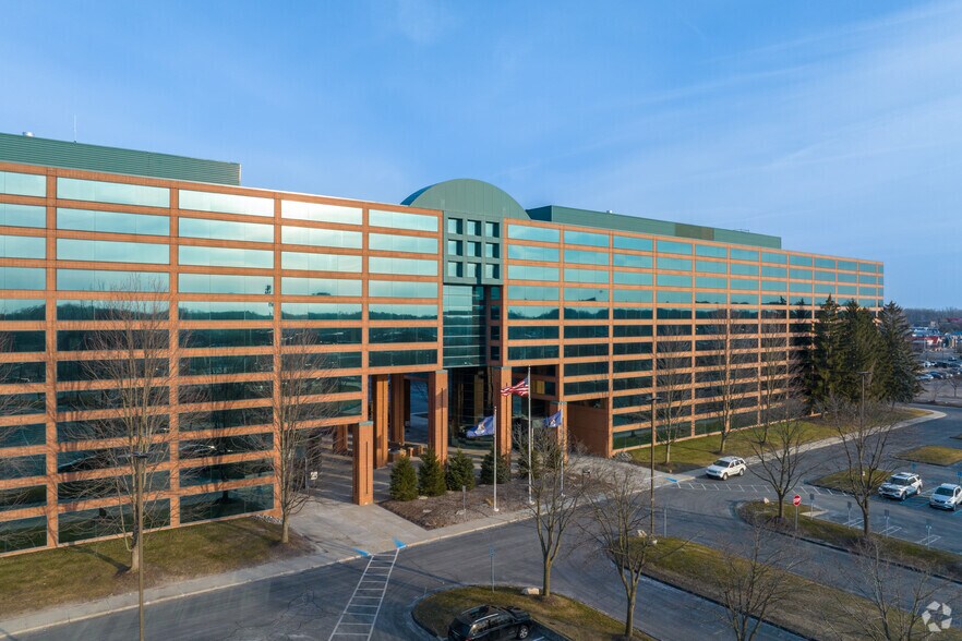 More Photos Of 25300-25330 Telegraph Rd, Southfield Office For Sale