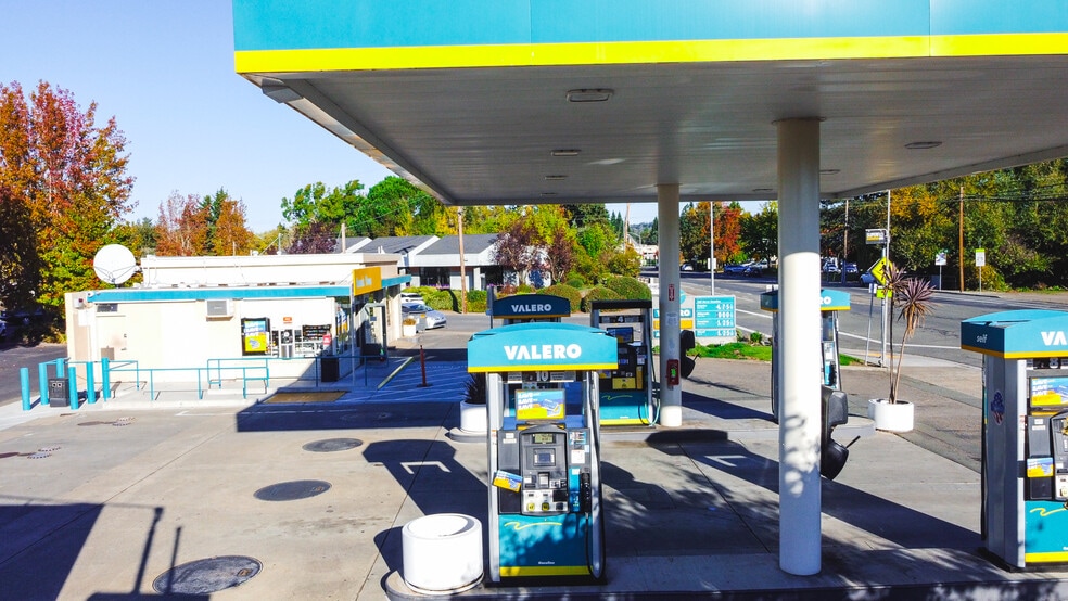 More Photos Of 1101 Yulupa Ave, Santa Rosa Service Station For Sale