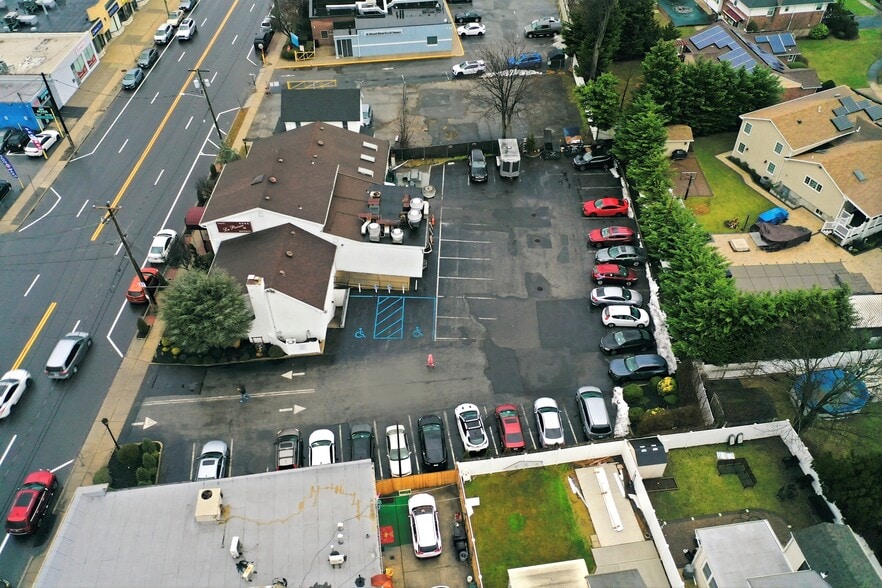 More Photos Of 410 Merrick Rd, Oceanside Restaurant For Sale