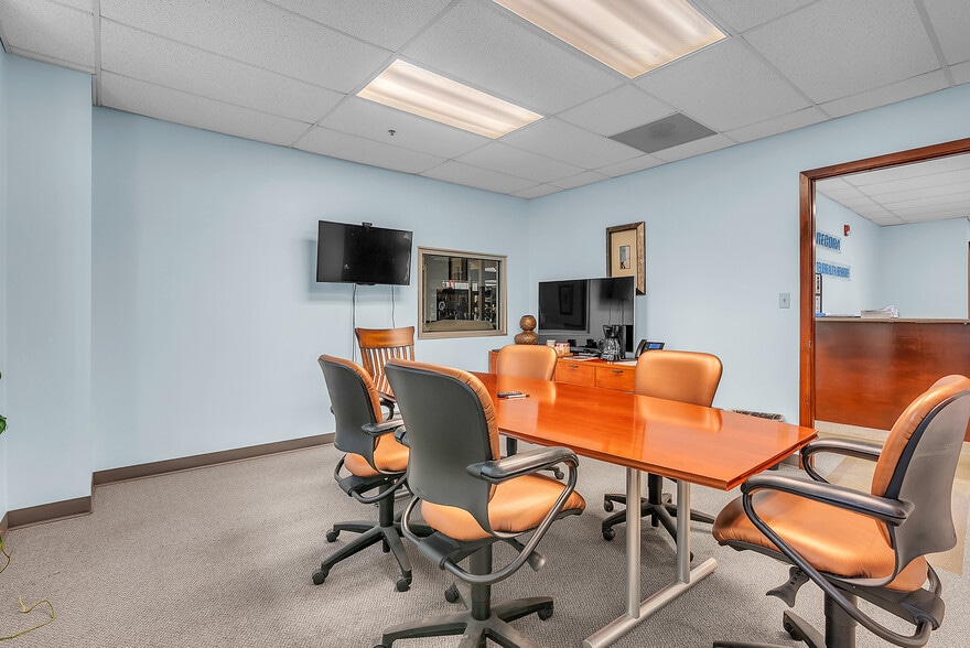 More Photos Of 197 Alder Dr, North Aurora Warehouse For Sale