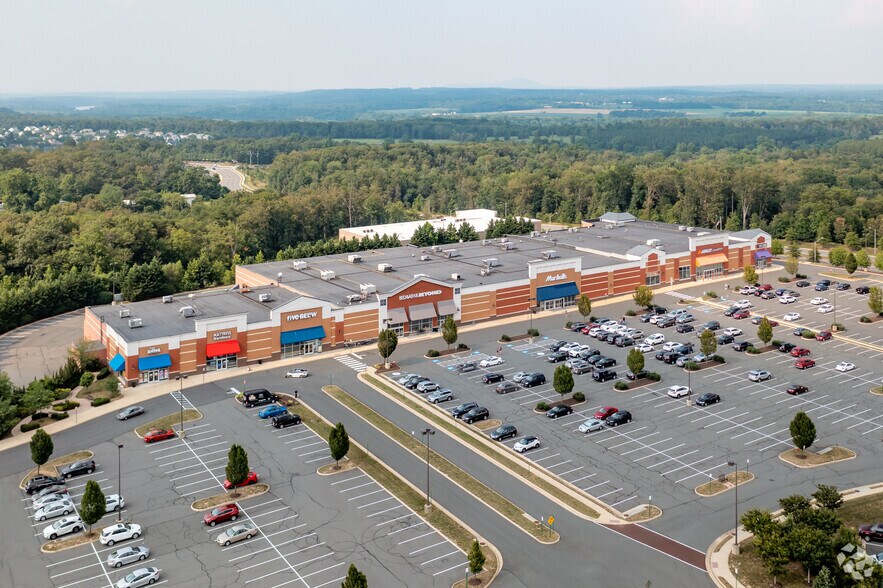 More Photos Of 528-536 Fort Evans Rd, Leesburg General Retail For Lease