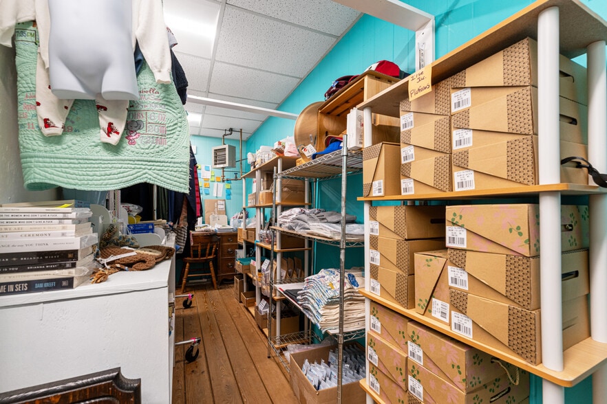 More Photos Of 19 Cottage St, Bar Harbor Storefront For Sale