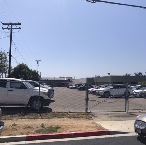 Primary Photo Of 1998 Harbor Blvd, Costa Mesa Showroom For Lease