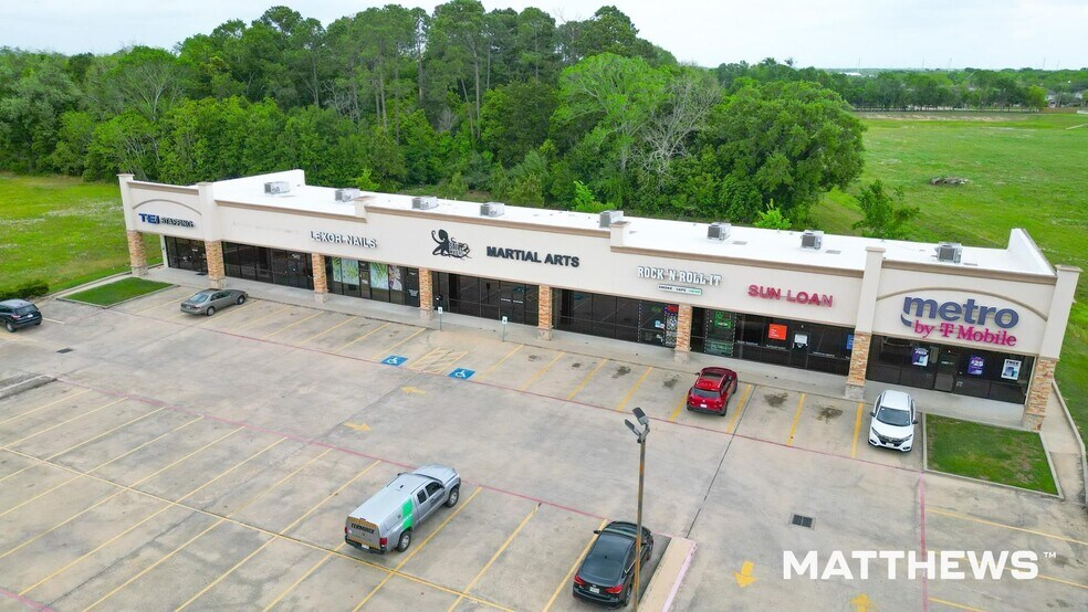 More Photos Of 1101 E Tx-6 Hwy, Alvin Unknown For Lease