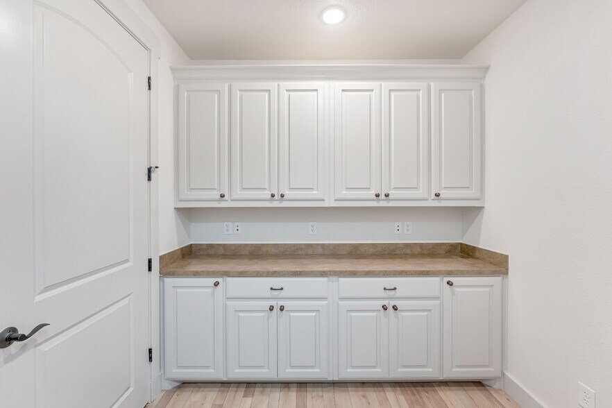 More Photos Of 8201 Mid Cities Blvd, North Richland Hills Office For Sale