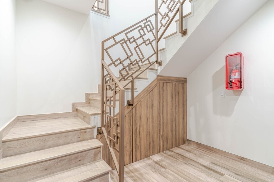 More Photos Of 11635-11637 Tuxford St, Sun Valley Warehouse For Sale