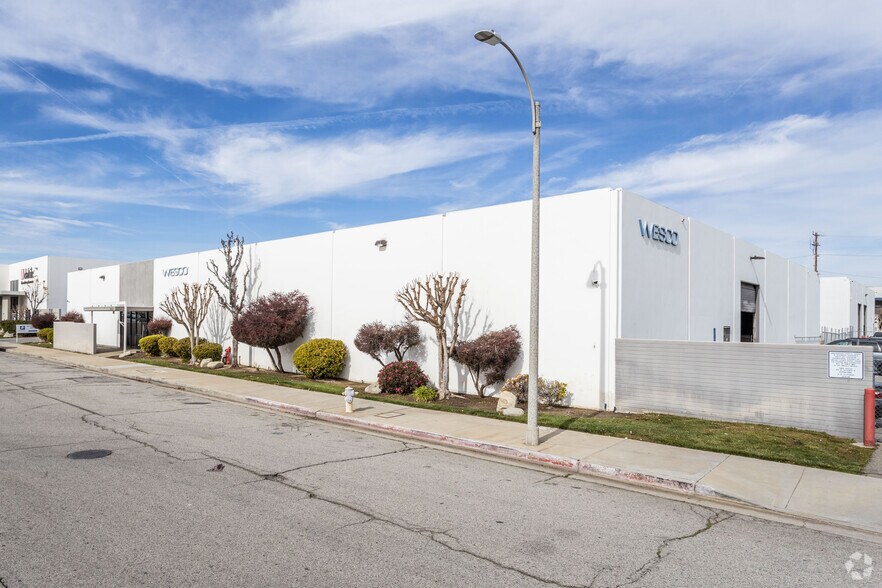 More Photos Of 8045 Woodley Ave, Van Nuys Unknown For Lease