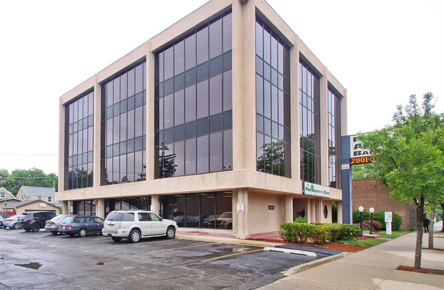 More Photos Of 6232 N Pulaski Rd, Chicago Office For Sale