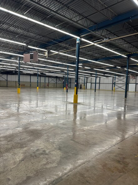 More Photos Of 180 Wheeler Ct, Langhorne Distribution For Lease
