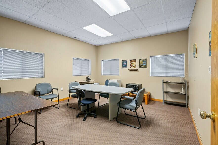 More Photos Of 130 Elizabeth Ln, Genoa City Industrial For Lease