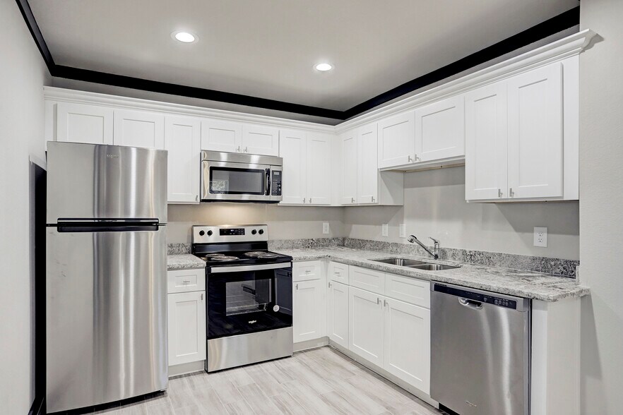More Photos Of 4610 Denmark St, Houston Multifamily For Sale