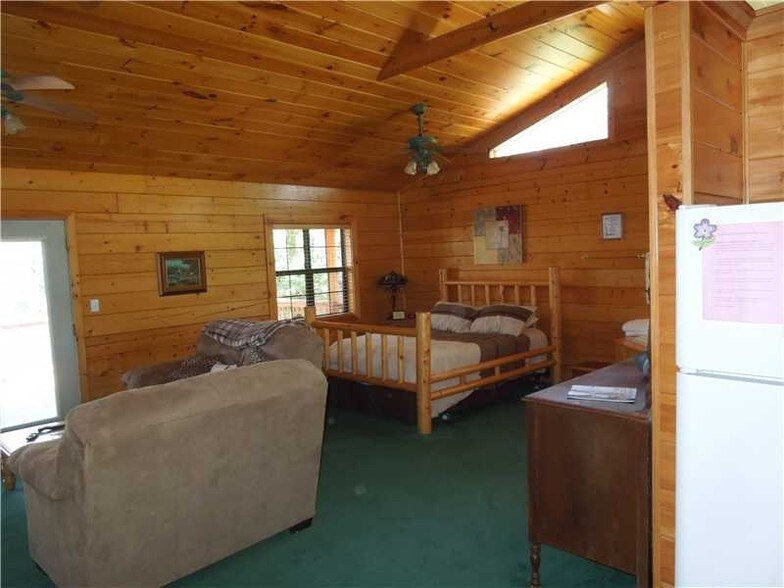 More Photos Of 15695 Highway 187, Eureka Springs Hotel For Sale