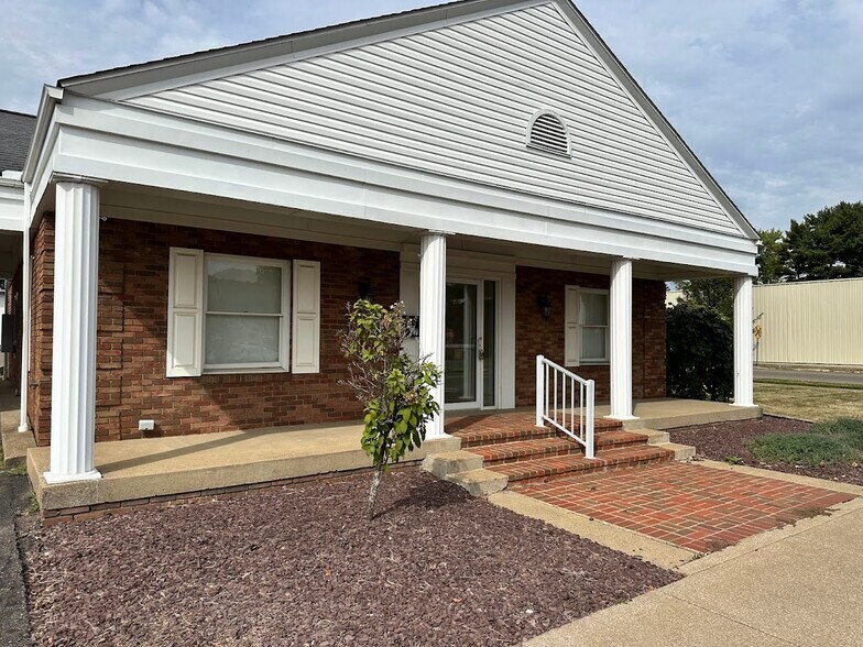 More Photos Of 327 E 3rd St, Uhrichsville Bank For Sale