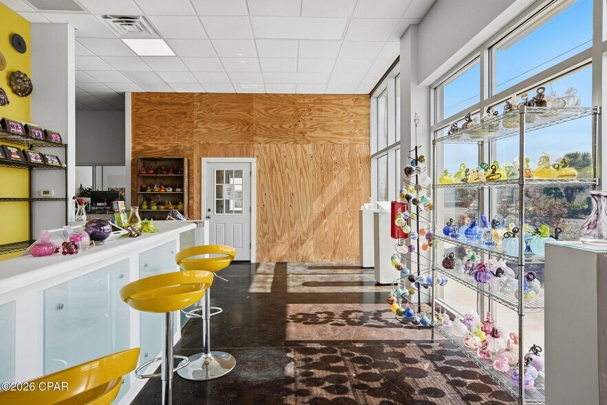 More Photos Of 1331 Harrison Ave, Panama City Showroom For Sale